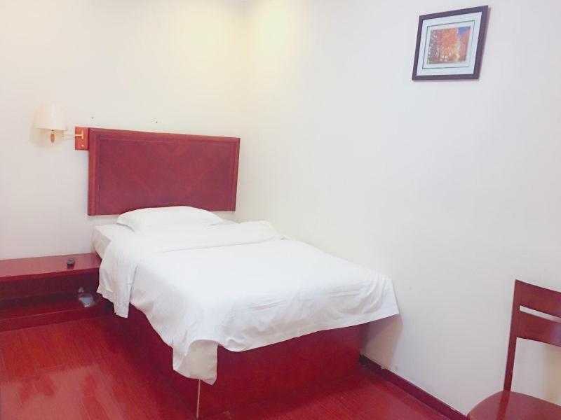 Greentree Inn Shanghai Pudong Airport Wild Animal Park Express Hotel Nanhui Dış mekan fotoğraf